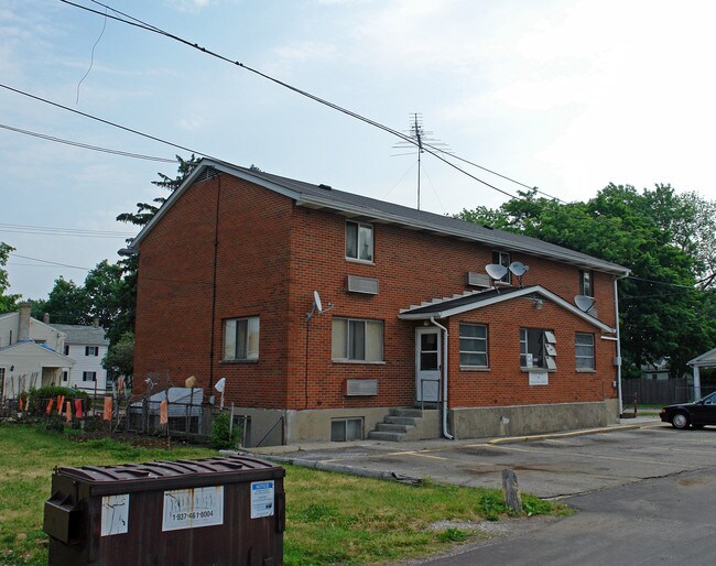 509 Cedar Dr in Fairborn, OH - Foto de edificio - Building Photo