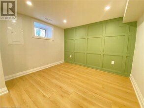 79 Sanford Ave S in Hamilton, ON - Building Photo - Building Photo