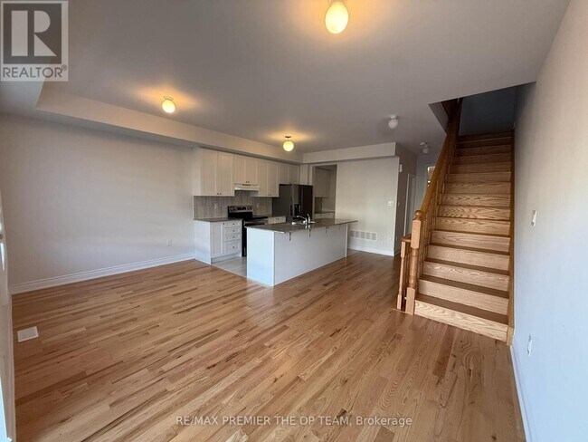 120 Tennant Cir in Vaughan, ON - Building Photo - Building Photo