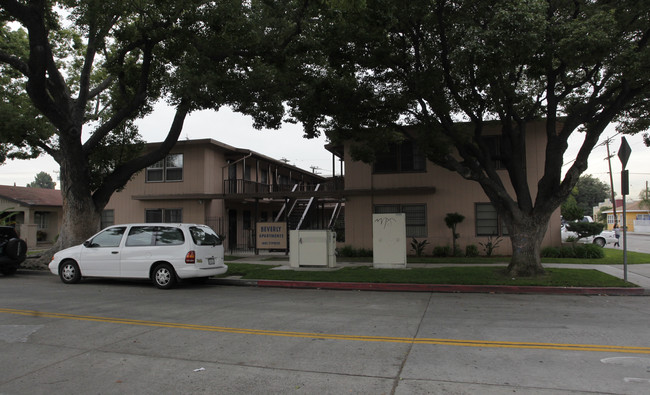 Beverly Apartment in Santa Ana, CA - Building Photo - Building Photo