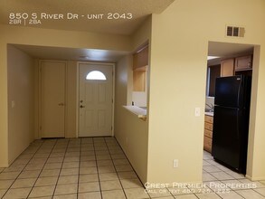 850 S River Dr-Unit -unit 2043 in Tempe, AZ - Building Photo - Building Photo
