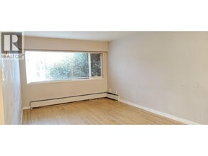 6709 Sussex Ave in Burnaby, BC - Building Photo - Building Photo