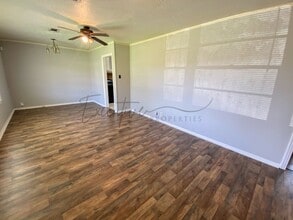1521 E School St in Lake Charles, LA - Building Photo - Building Photo