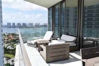 18975 Collins Ave, Unit 1804 in Sunny Isles Beach, FL - Building Photo - Building Photo
