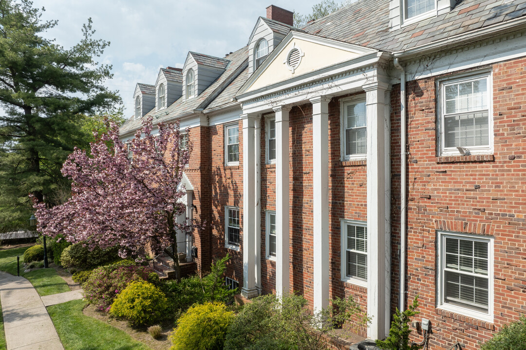 185 E Palisade Ave in Englewood, NJ - Foto de edificio