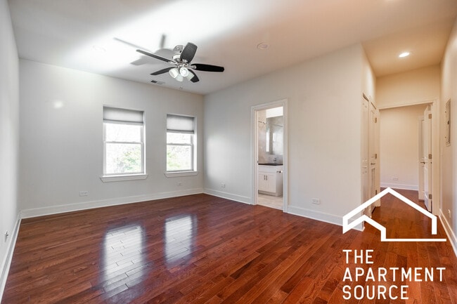 property at 1159 W Lunt Ave