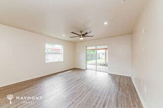 2211 Martin Luther King Ave E in Bradenton, FL - Building Photo - Building Photo