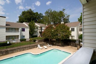 7431 Holly Hill Dr in Dallas, TX - Building Photo