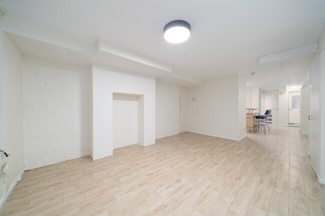 1205 Bloomfield St in Hoboken, NJ - Building Photo - Building Photo