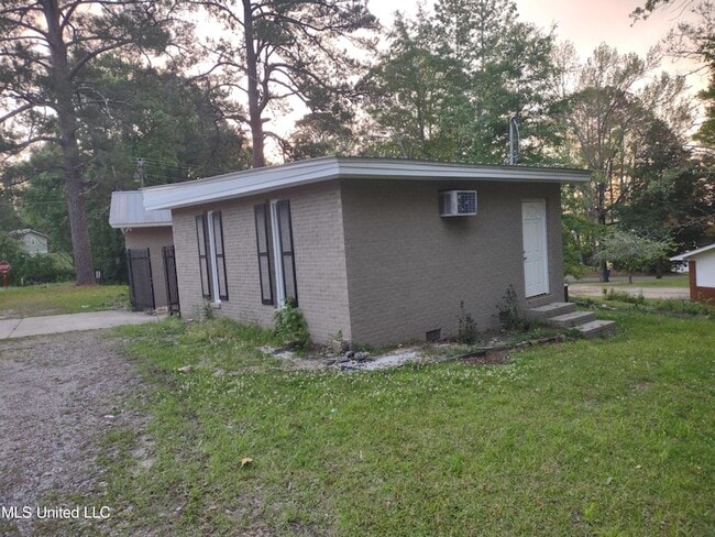 9209 Morgan Rd in Meridian, MS - Building Photo - Building Photo