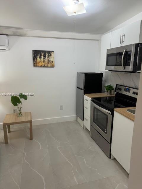 1270 NE 210th Terrace in Miami, FL - Building Photo - Building Photo