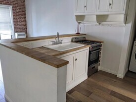 1102 Stone St in Los Angeles, CA - Building Photo
