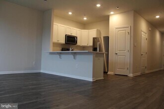 157 Mazzeo Dr in Glassboro, NJ - Building Photo - Building Photo