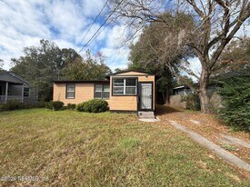 5326 Mays Dr in Jacksonville, FL - Building Photo