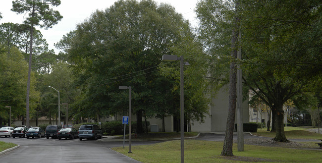 Pine Grove Apartments in Gainesville, FL - Foto de edificio - Building Photo