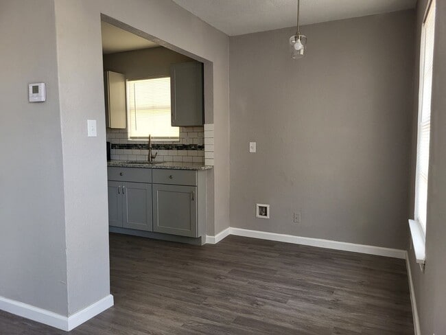 703 Milvid Ave in San Antonio, TX - Building Photo - Building Photo