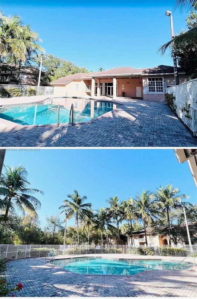 3221 Sabal Palm Manor in Hollywood, FL - Building Photo - Building Photo