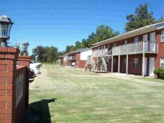 Shady Grove Apartments in Clarksville, AR - Building Photo