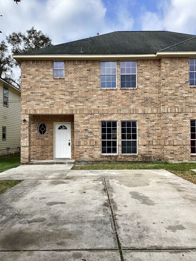 10445 Wicklowe St in Houston, TX - Building Photo - Building Photo