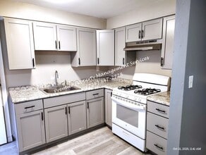 2051 Broadhead Fording Rd in Pittsburgh, PA - Building Photo - Building Photo