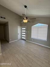 9128 Bur Oak Cir in El Paso, TX - Building Photo - Building Photo