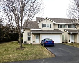 24 Bridgewater Trail in Hudson, WI - Building Photo