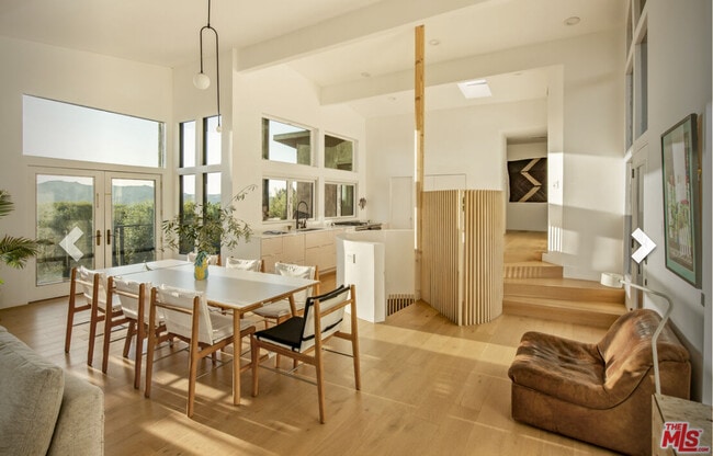 21960 Cereza Way in Topanga, CA - Building Photo - Building Photo