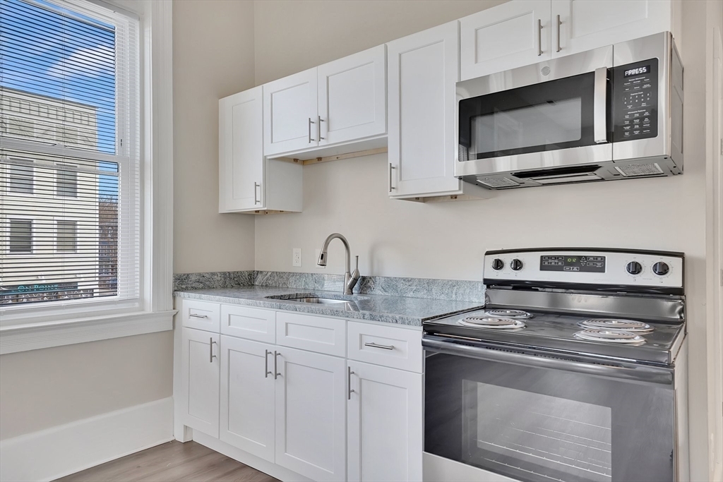 92.5 Maple St-Unit -1 in Northampton, MA - Building Photo