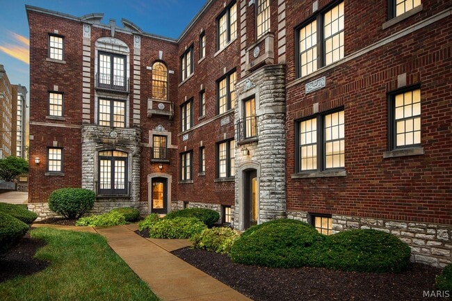 property at 6220 Northwood Ave