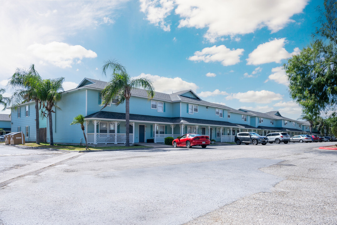 Oak Terrace Apartments in Harlingen, TX - Foto de edificio