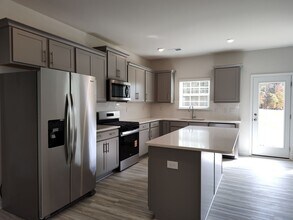 1404 Secrest Cmns Dr in Monroe, NC - Building Photo - Building Photo