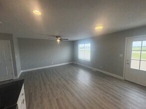 237 W Lester St in Williamsville, IL - Building Photo - Building Photo