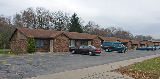 Meadow View Apartments in Burlington, WI - Building Photo - Building Photo