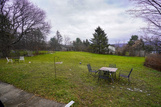 139 Honness Ln, Unit B in Ithaca, NY - Building Photo - Building Photo