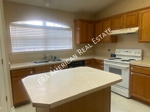 1324 Jeffrine Dr in Crestview, FL - Building Photo - Building Photo