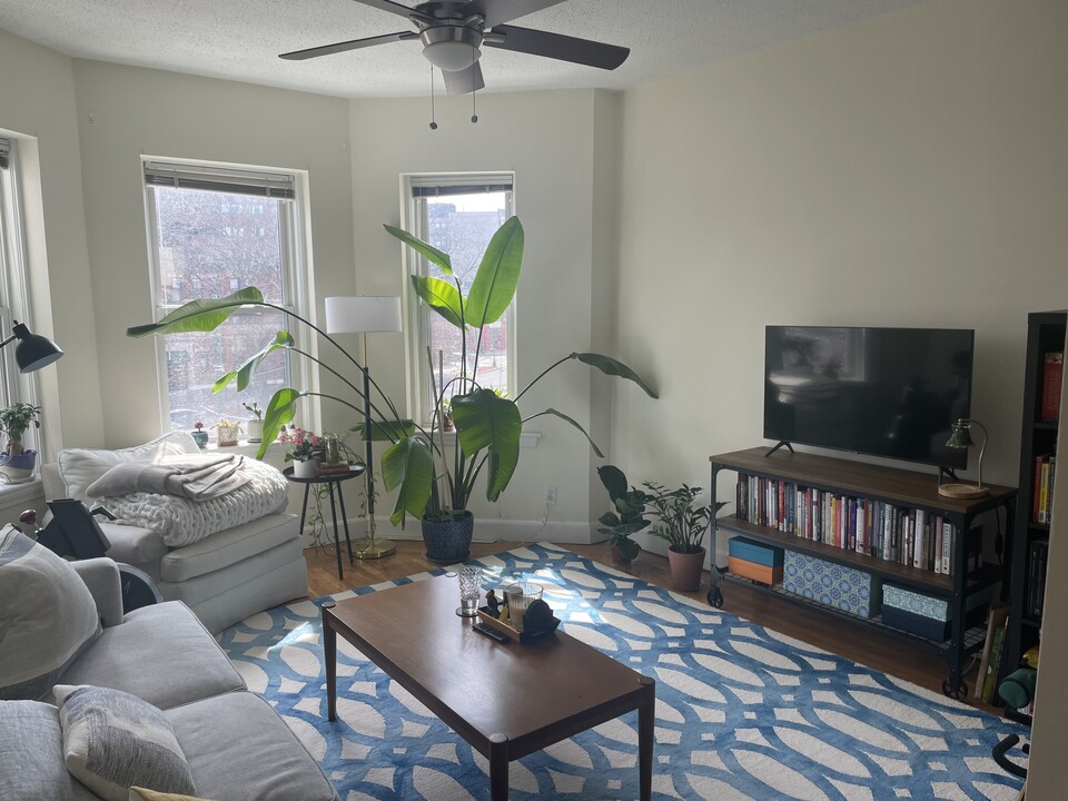 1419 Commonwealth Ave, Unit 404 in Boston, MA - Foto de edificio