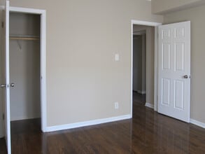 2648 E 78th St in Chicago, IL - Building Photo - Building Photo