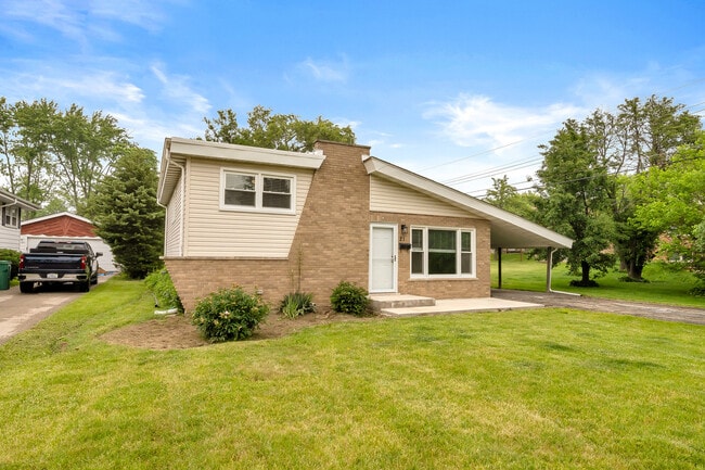 21 Norton Dr in Lemont, IL - Building Photo - Building Photo