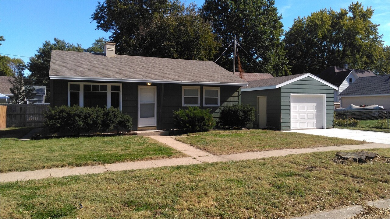 936 N L St in Fremont, NE - Building Photo