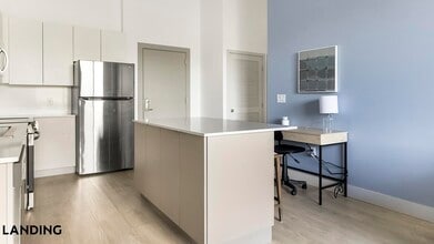1155 NE 126th St, Unit 114 in North Miami, FL - Building Photo - Building Photo