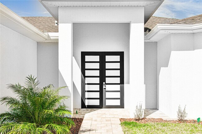 3206 SW 5th Ave in Cape Coral, FL - Building Photo - Building Photo