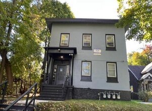 1924 E Genesee St in Syracuse, NY - Building Photo - Building Photo