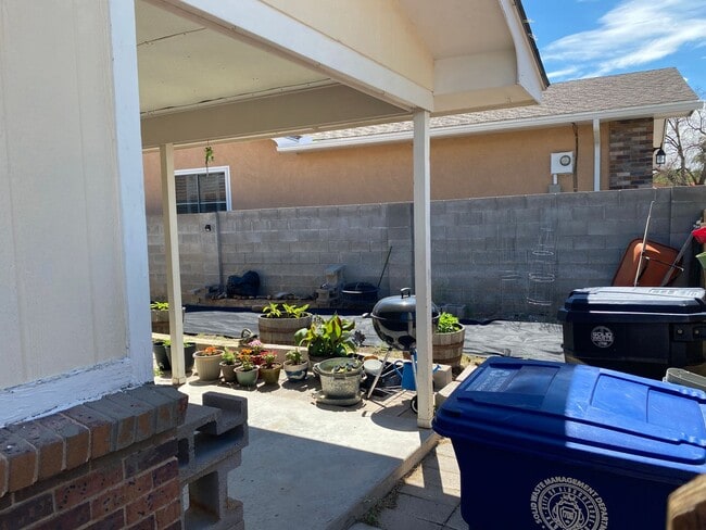 property at 5304 Vicksburg Dr NW