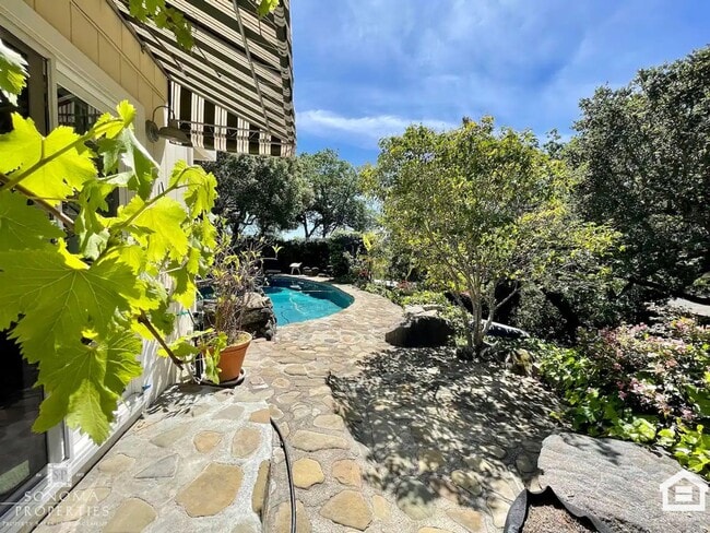 property at 17217 Hillcrest Ave