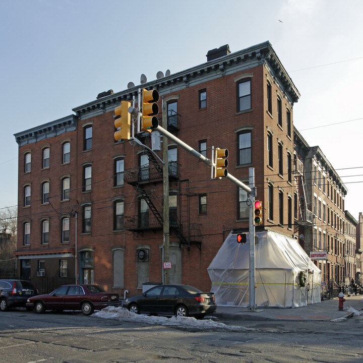 356 Varick St in Jersey City, NJ - Foto de edificio