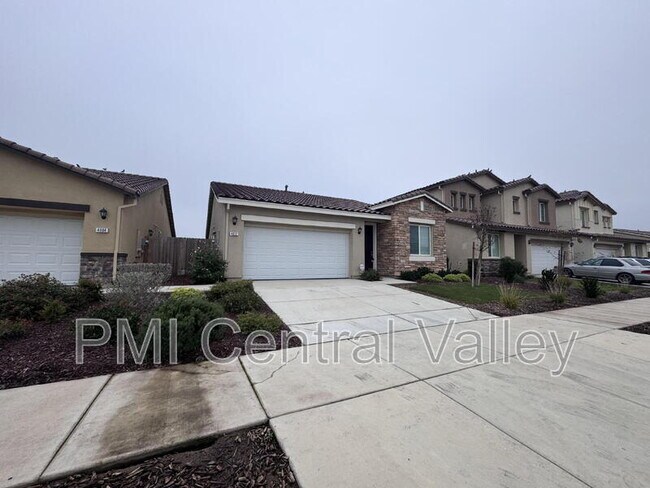 4612 Irma Dr in Merced, CA - Building Photo - Building Photo