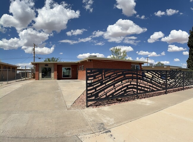 5113 Wally Dr in El Paso, TX - Building Photo - Building Photo
