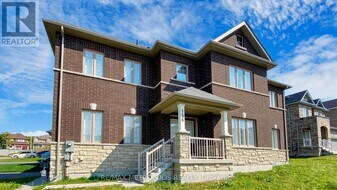 156 Muirfield Dr in Barrie, ON - Building Photo