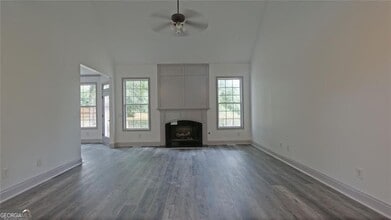 9195 Hannahs Crossing Dr in Gainesville, GA - Foto de edificio - Building Photo