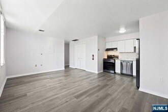 310-310 Passaic Ave in Harrison, NJ - Building Photo - Building Photo